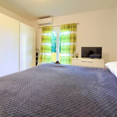 Ana Apartman Krk Town